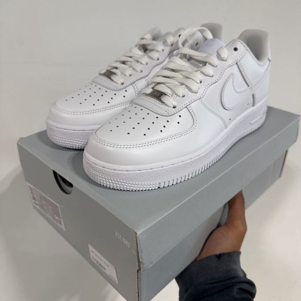 NIKE Air Force 1 SZ 9.5