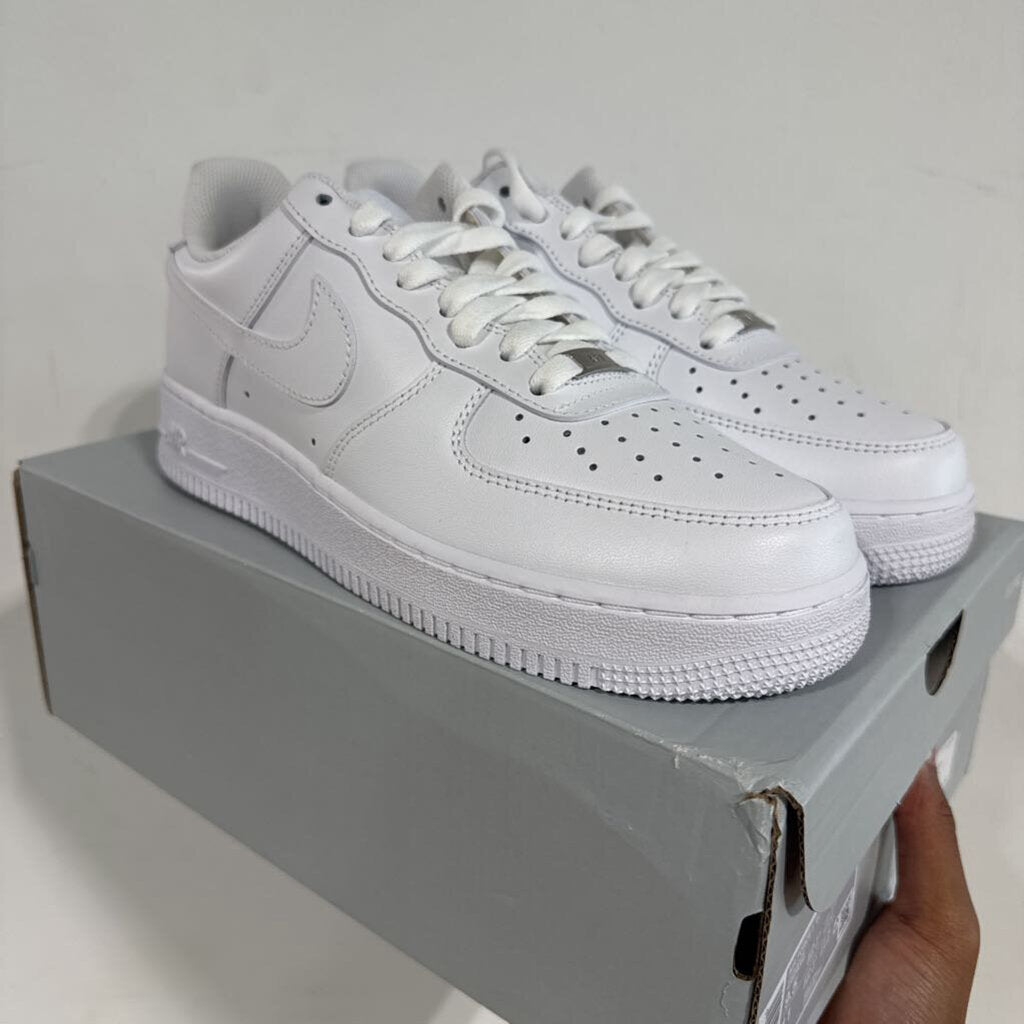 NIKE Air Force 1 SZ 9.5