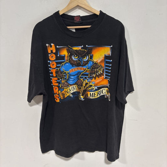 HOOTERS TEE SZ XL