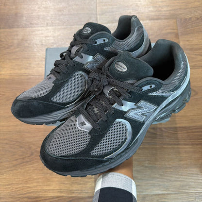 NEW BALANCE 2002R ALL BLACK SZ 10 1/2