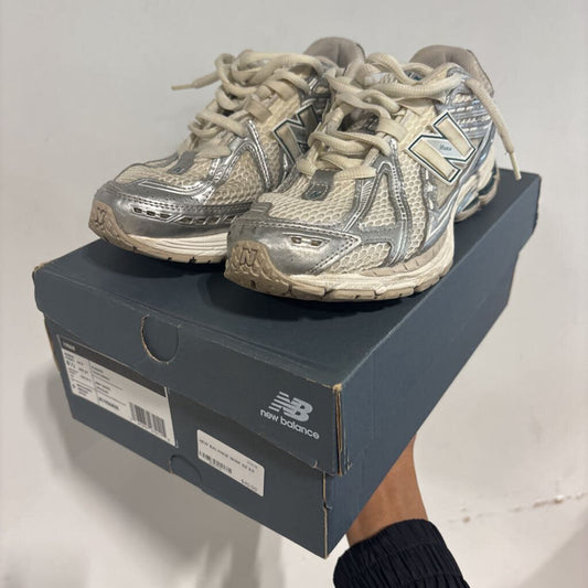 NEW BALANCE 1906R SZ 8.5