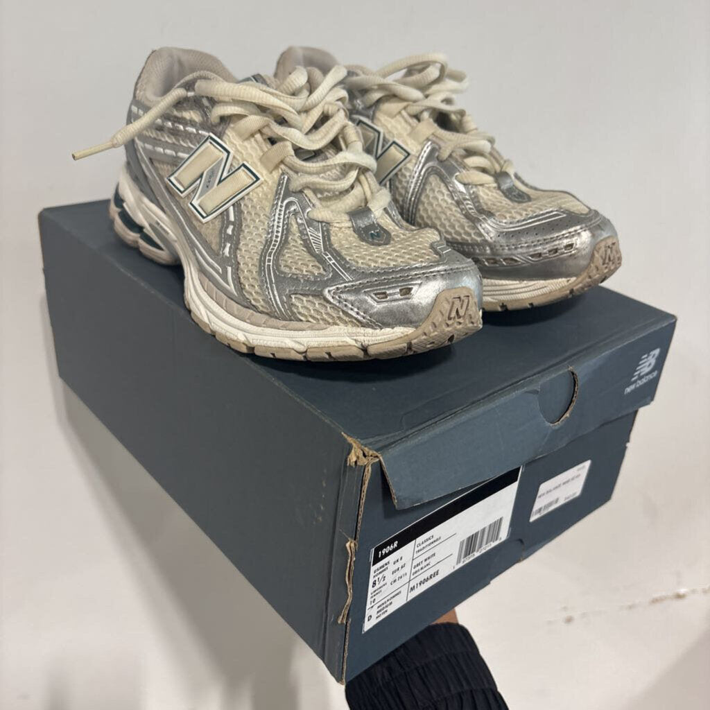 NEW BALANCE 1906R SZ 8.5
