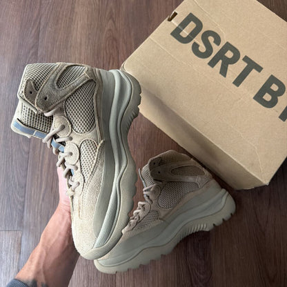 ROCK YEEZY DESERT BOOTS SZ 9.5 (BOX)