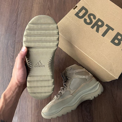 ROCK YEEZY DESERT BOOTS SZ 9.5 (BOX)