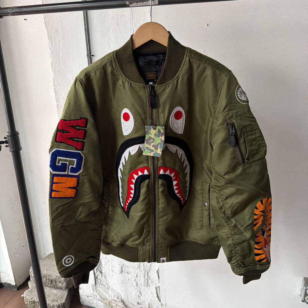 BAPE BOMBER SZ L