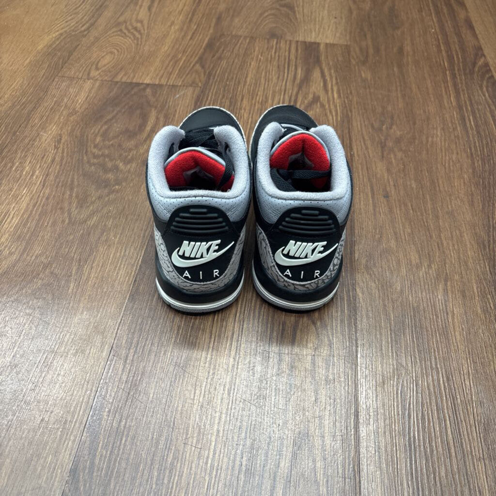 WHITE CEMENT 3'S SZ 5.5Y