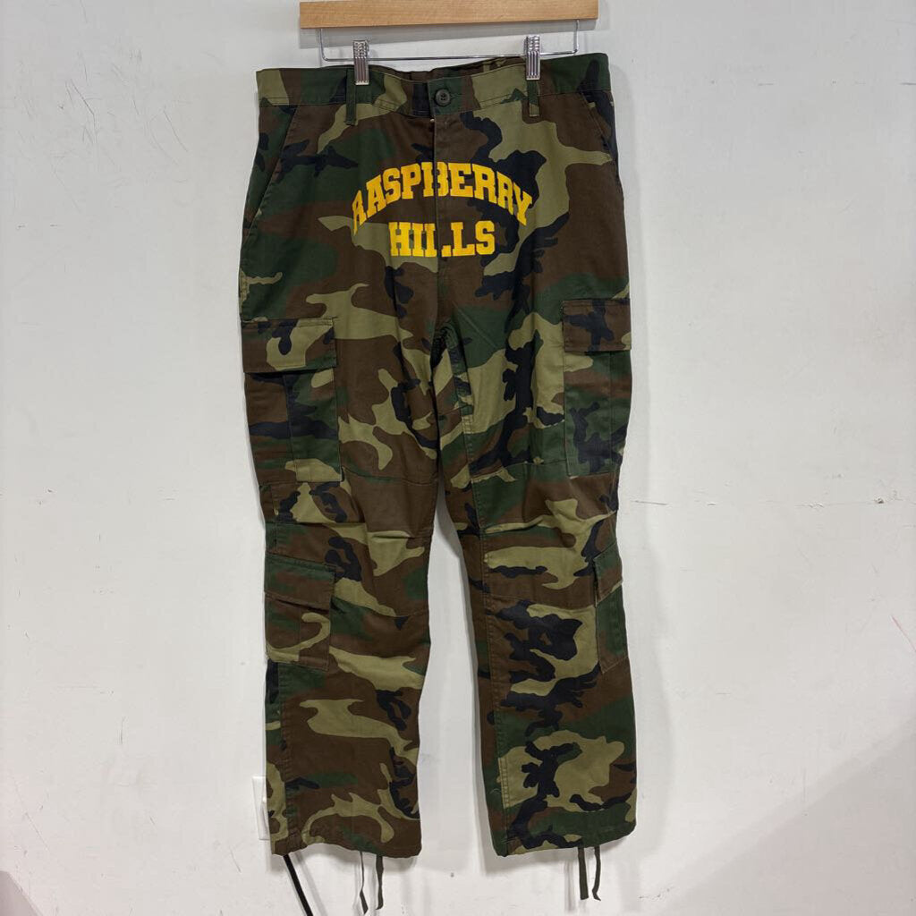 GV GALLERY CARGO PANTS SZ MEDIUM