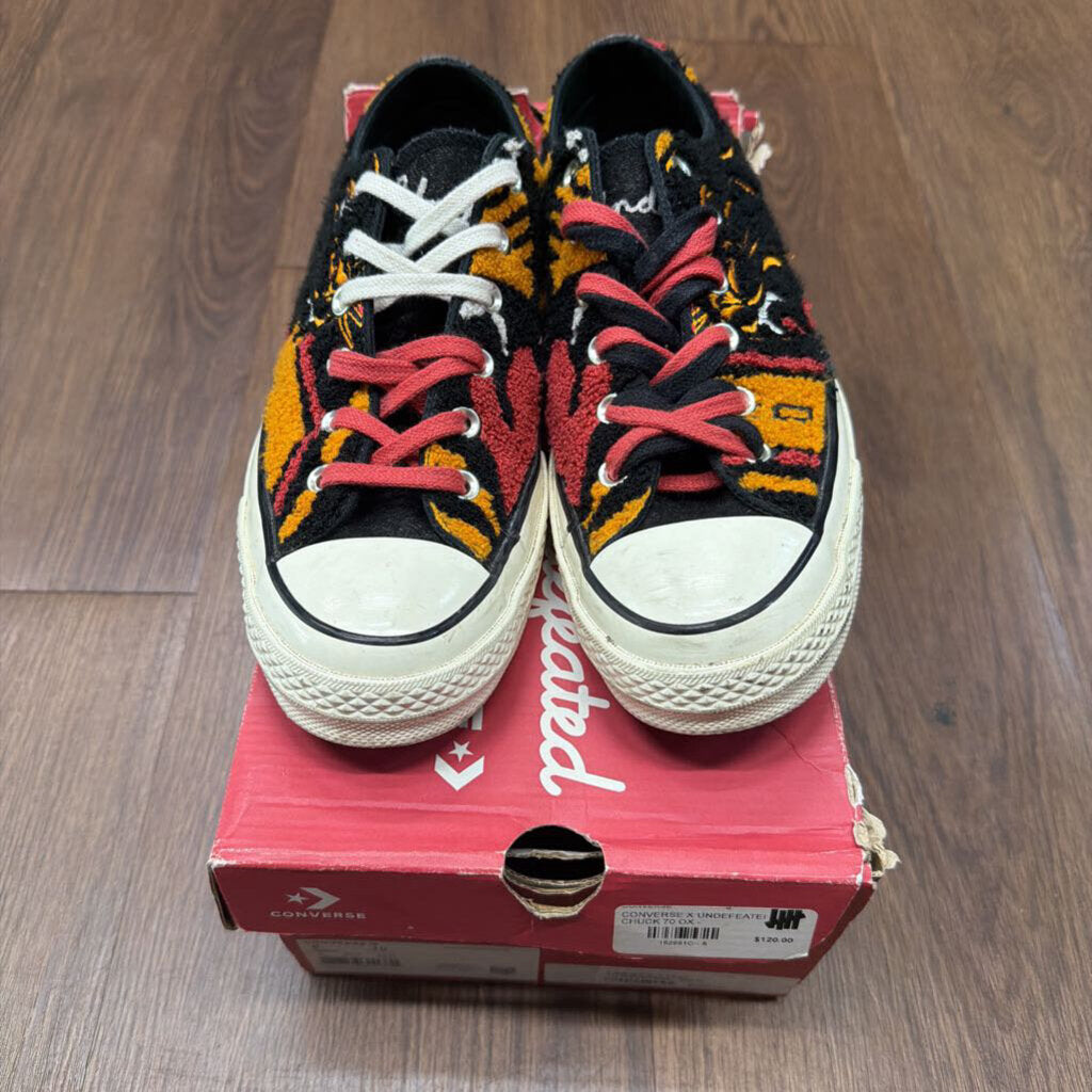 UNDEFEATED CONVERSE SZ.8