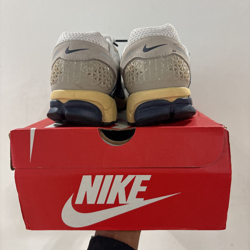 NIKE VOMERO 5 SZ 12