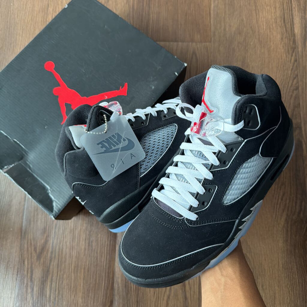 METALLIC JORDAN 5 SZ 11 (BOX)