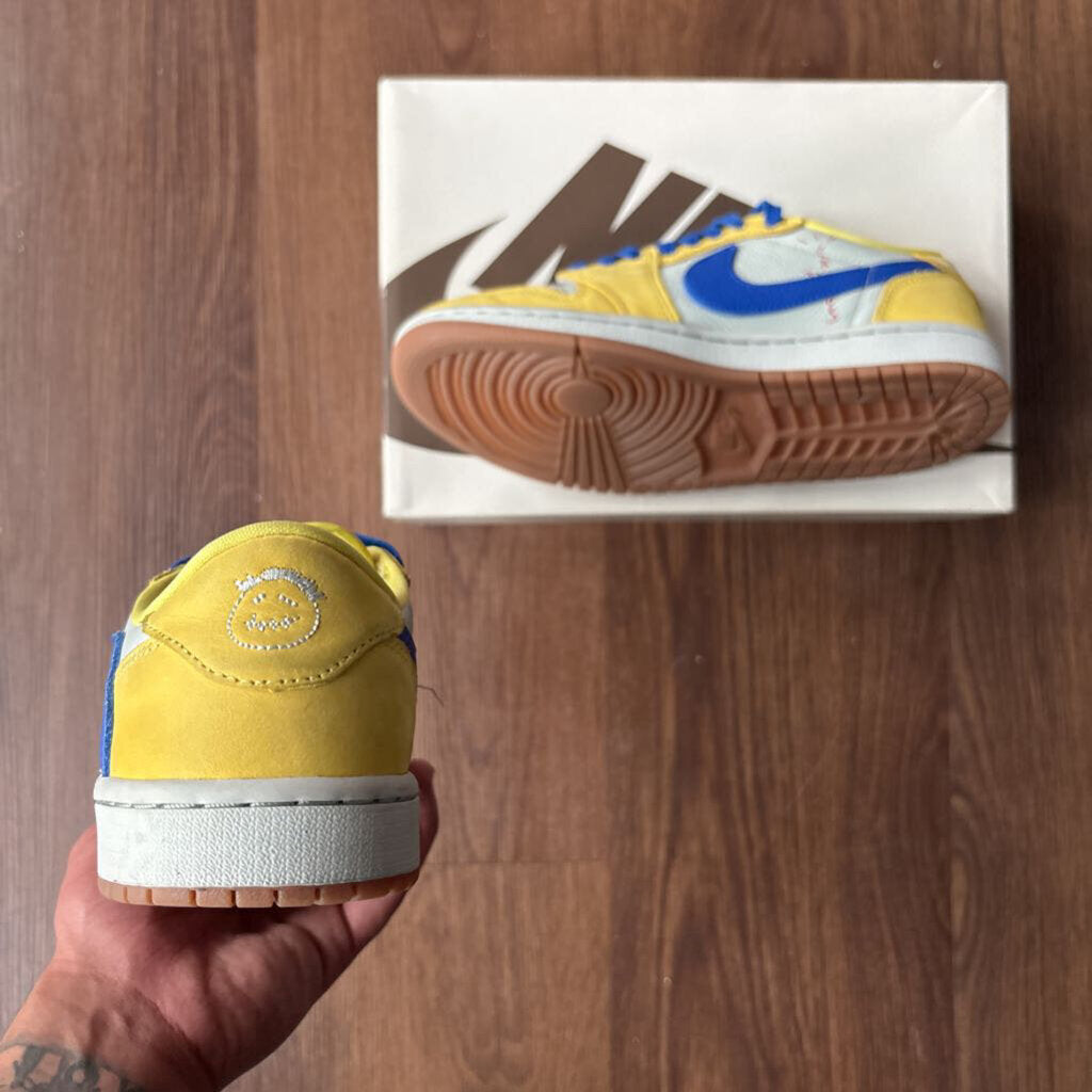 TRAVIS SCOTT CANARY SZ 7
