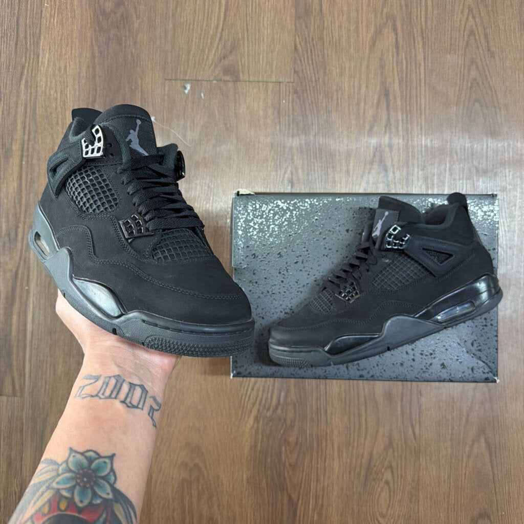 UNIVERSITY BLUE JORDAN 14 (BOX)