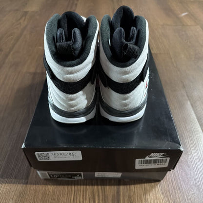 BUGS BUNNY JORDAN 8 SZ 10.5 (BOX)