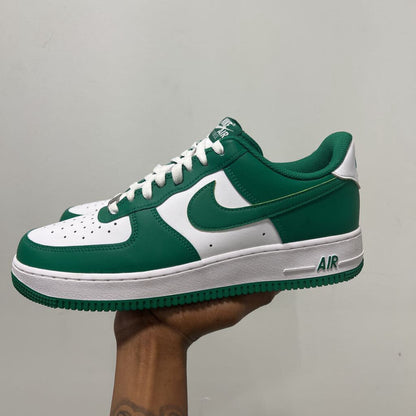 07 NIKE AIR FORCE 1 SZ 10.5