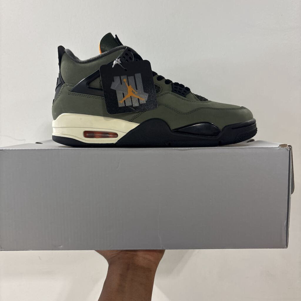 JORDAN 4 UNDEFEATED SZ 9.5