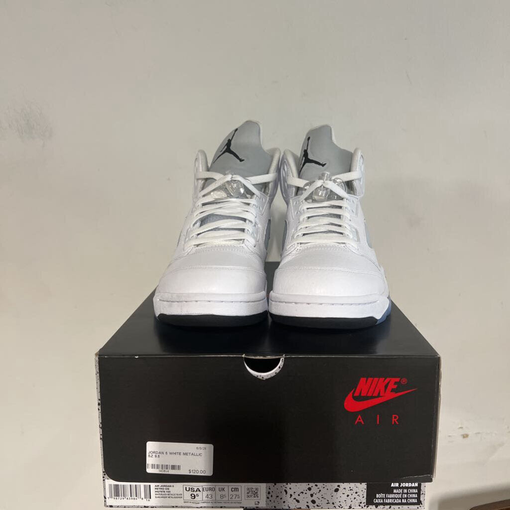 JORDAN 5 WHITE METALLIC SZ 9.5