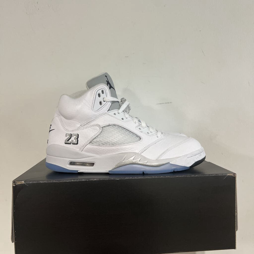 JORDAN 5 WHITE METALLIC SZ 9.5