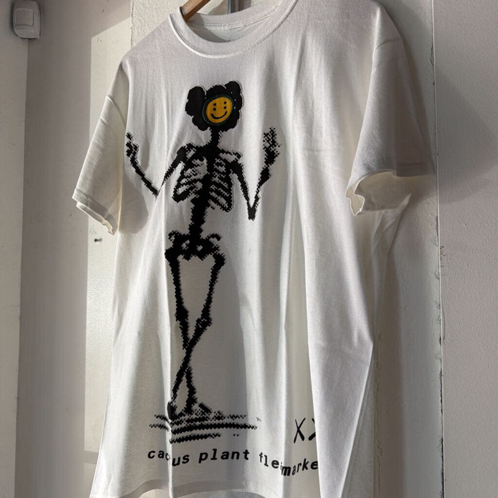CPFM X KAWS TEE SZ.L