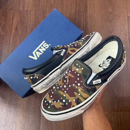 CAMO PEARLIZED SLIP ON