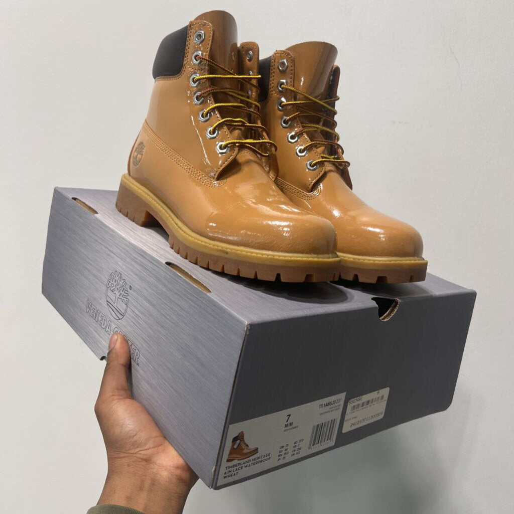VENEDA CARTER TIMBERLAND BOOT SZ 7