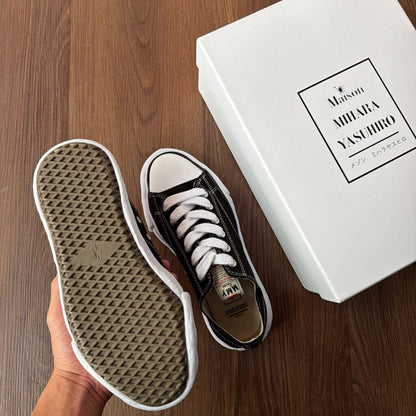 MMY CONVERSE SZ 42 (BOX)