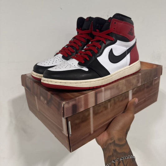 JORDAN 1 BLK TOE SZ 8.5