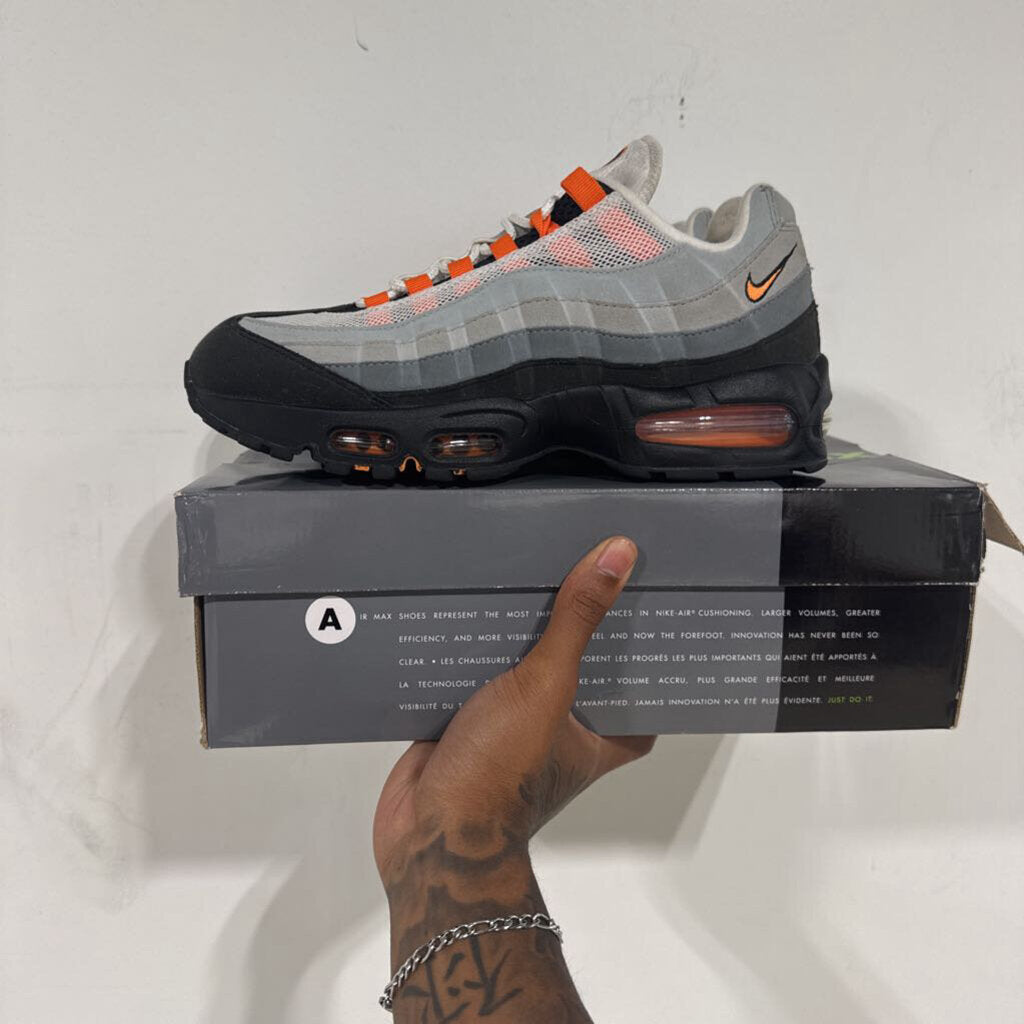 NIKE AIR MAX 95 MANDARIN SZ 8.5