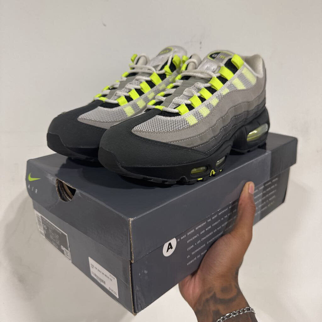 NIKE AIR MAX 95 NEON SZ 8M