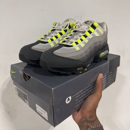 NIKE AIR MAX 95 NEON SZ 8M