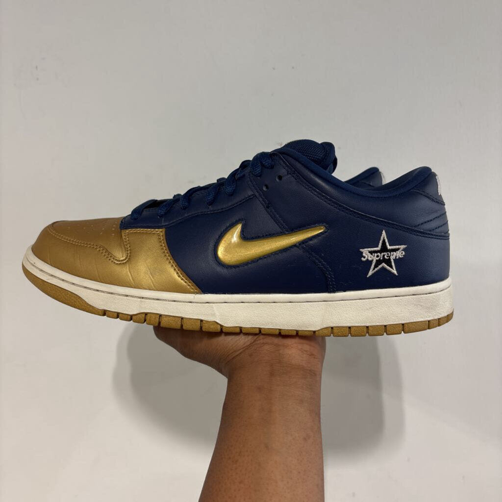 NIKE SB DUNK LOW SUPREME JEWEL SZ 12