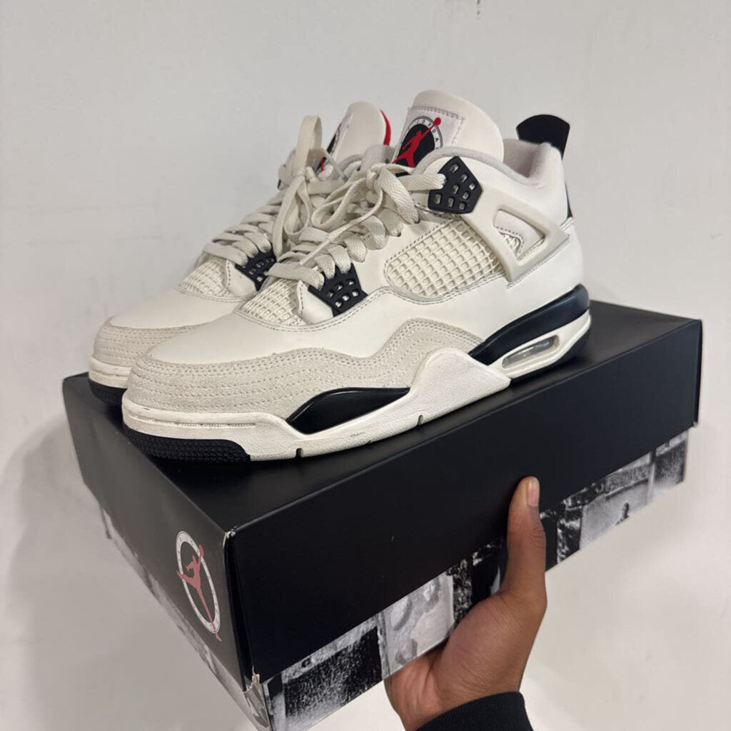 JORDAN 4 FLIGHT CLUB SZ 10.5