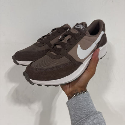 NIKE WAFFLE NAV SZ 8.5