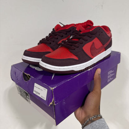 NIKE SB CHERRY SZ 8
