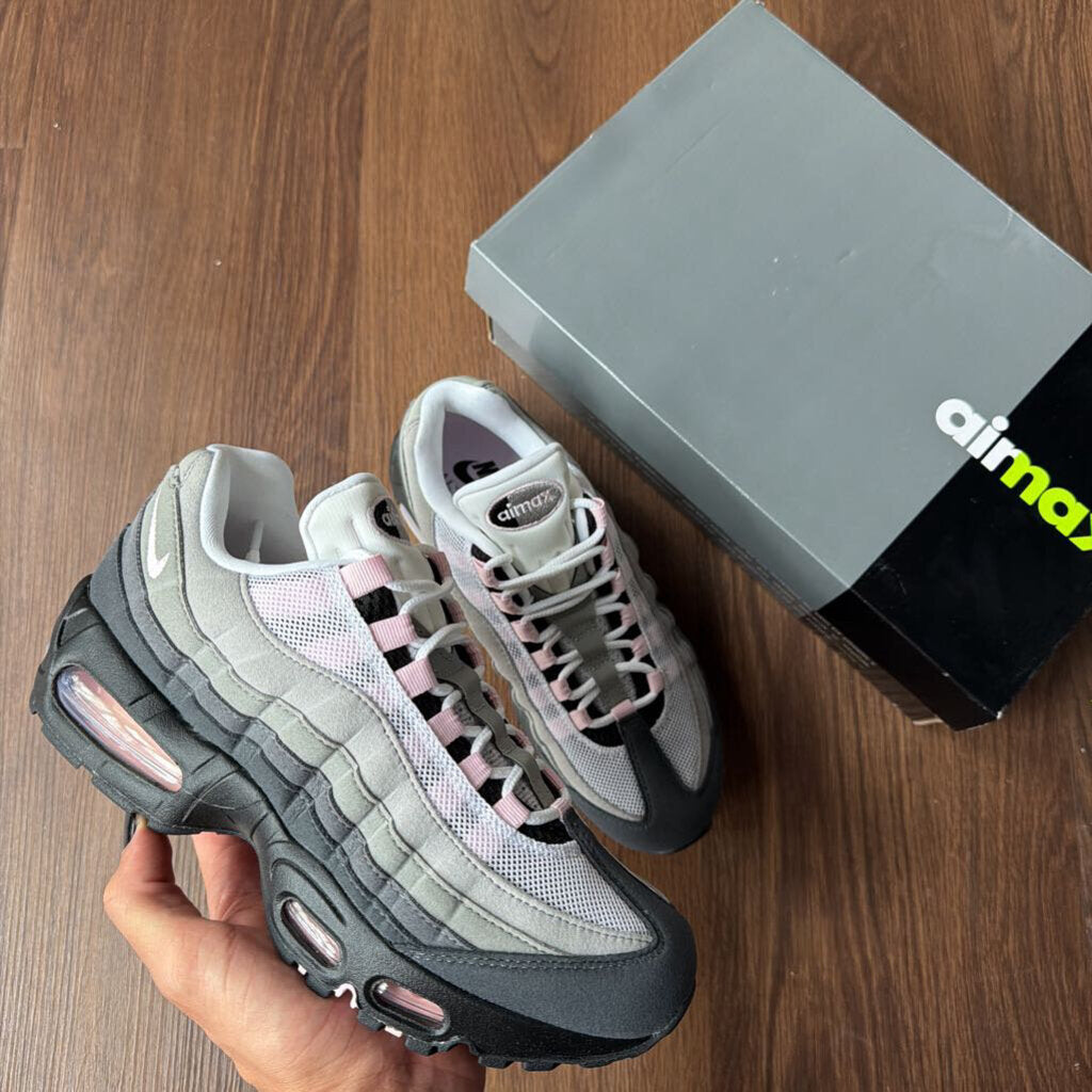 NIKE AIR MAX " PINK " SZ.6M