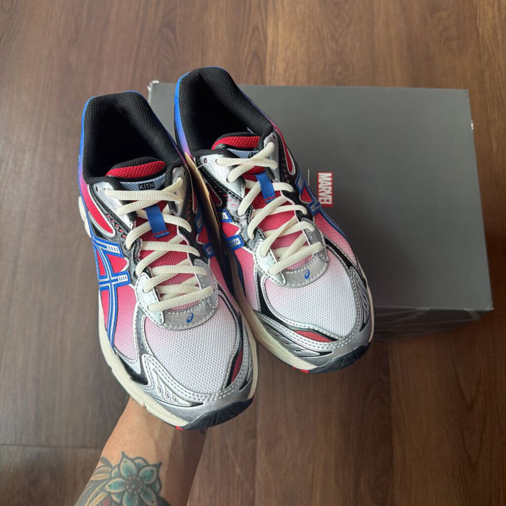 MARVEL KITH SPIDERMAN ASICS SZ. 6