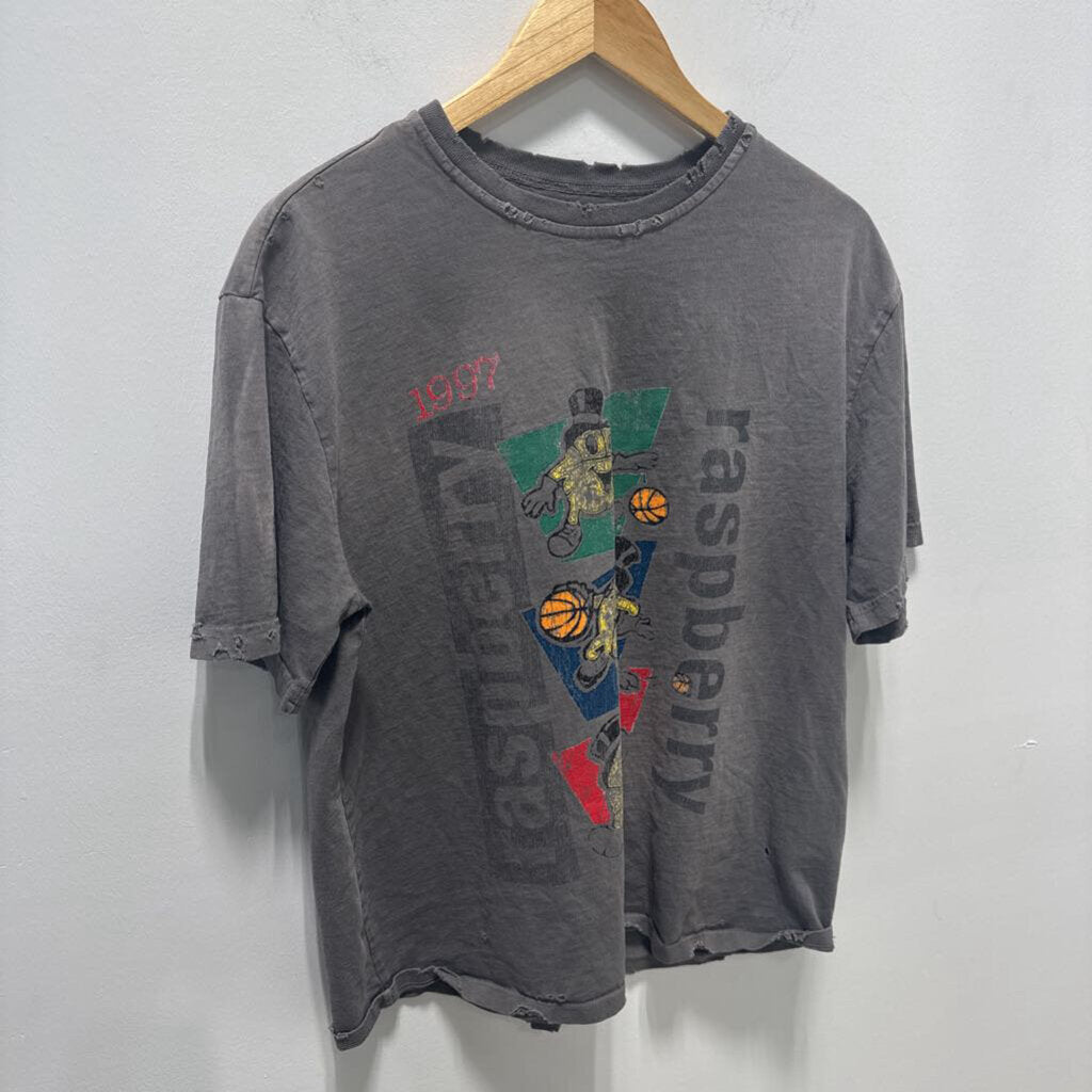 RASPBERRY HILLS TEE SZ S