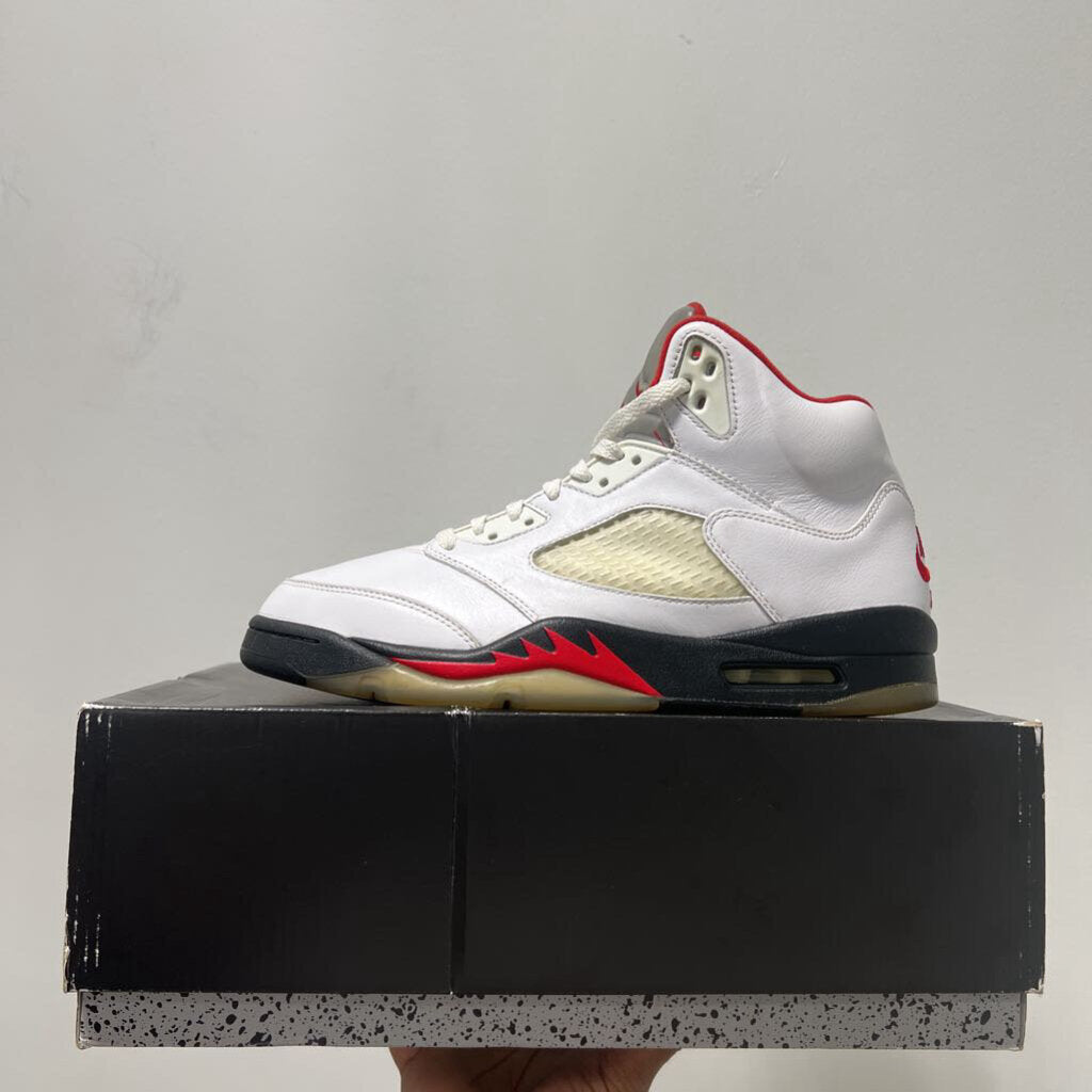 AIR JORDAN 5 RETRO