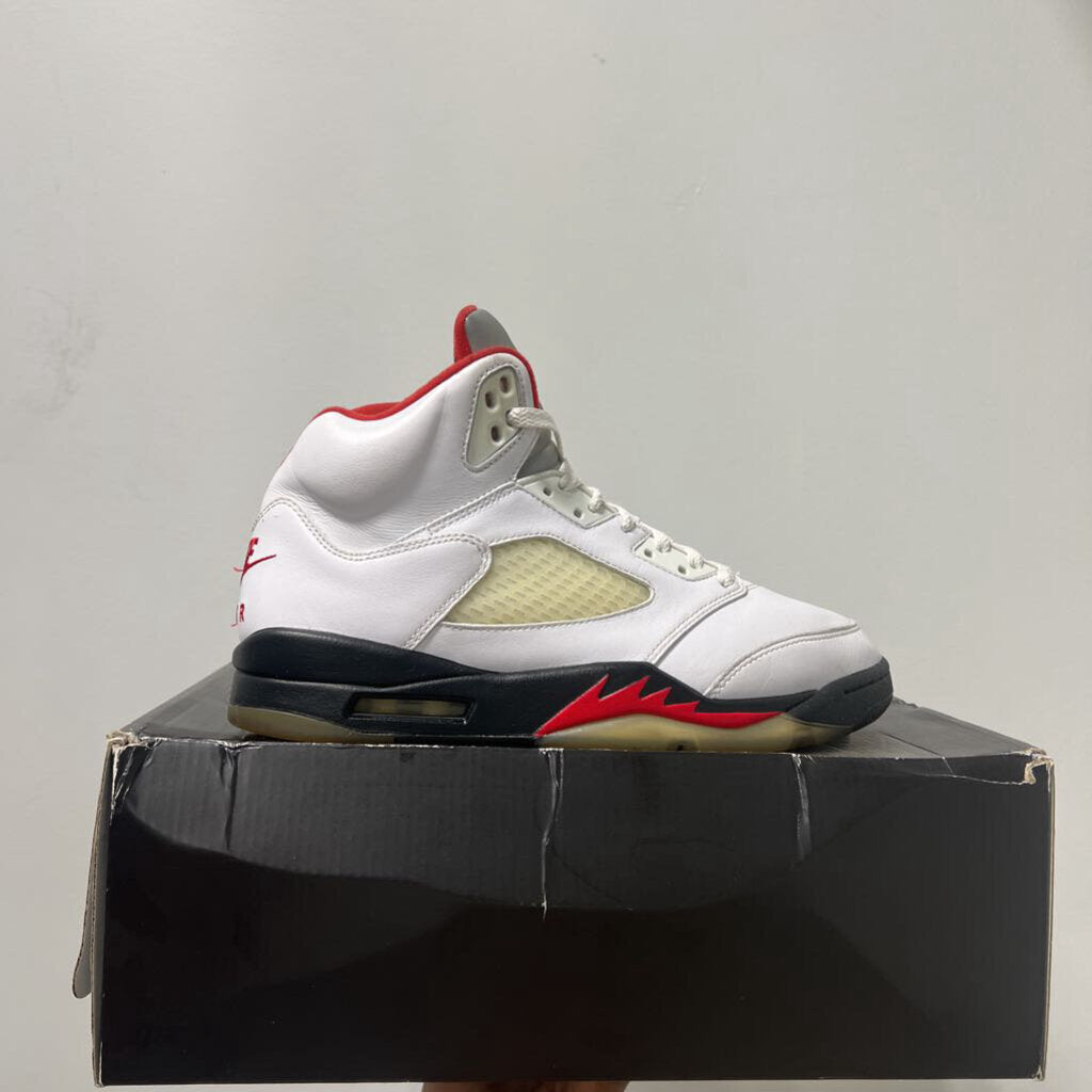 AIR JORDAN 5 RETRO