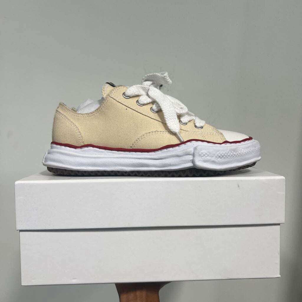 MAISON MIHARA SIZE 44 W/BOX