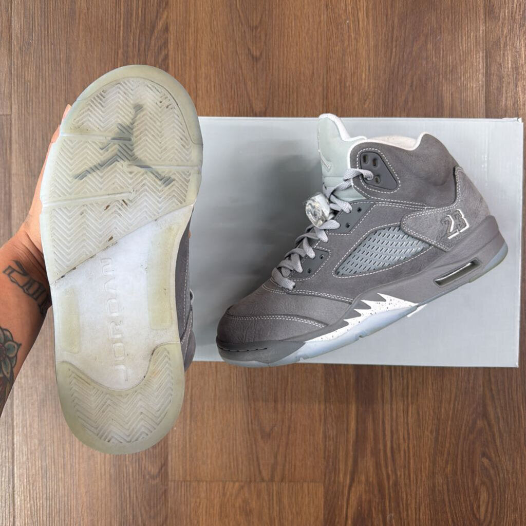 WOLF GREY JORDAN 5 SZ 8.5 (BOX)