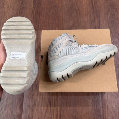 YEEZY DSRT BOOT SZ 8.5 (BOX)