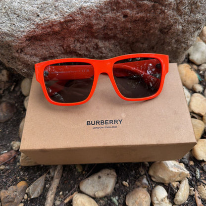 BURBERRY SUN GLASSES