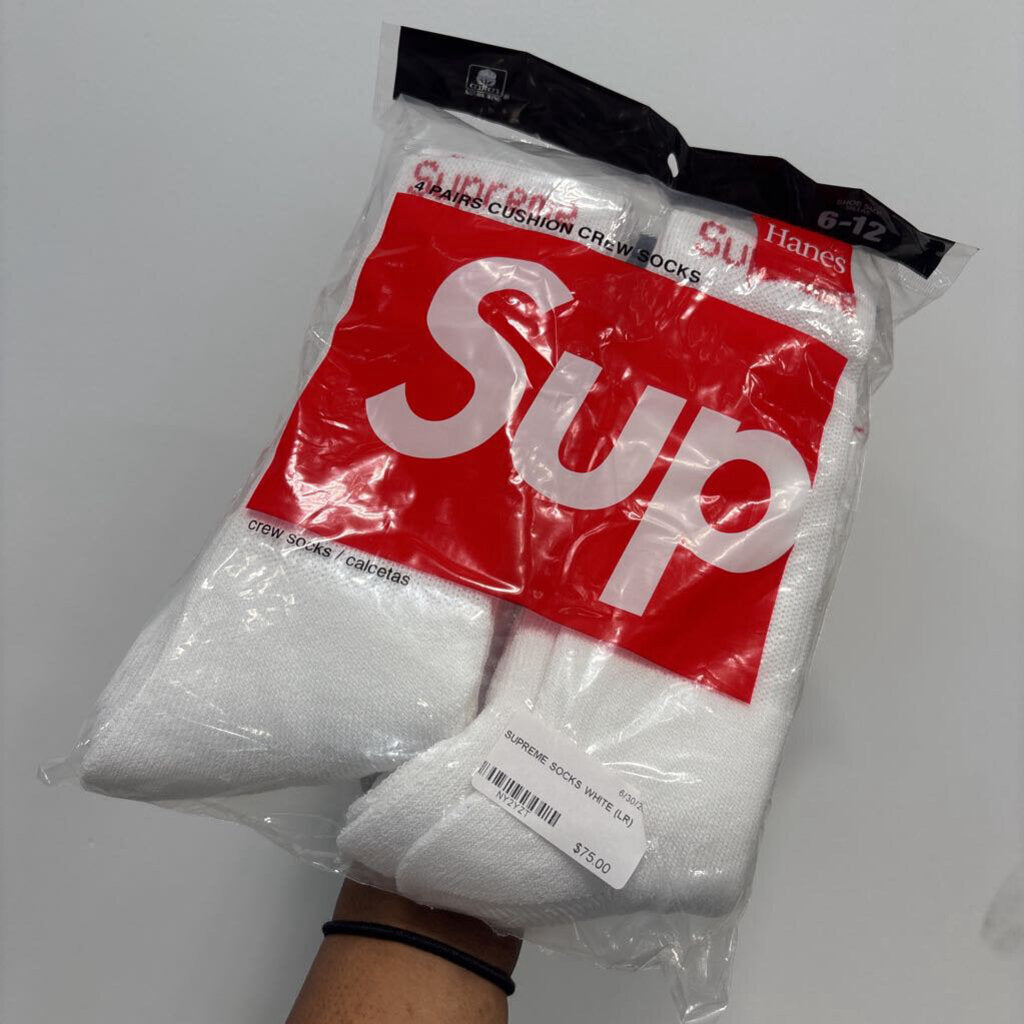 SUPREME SOCKS WHITE (LR)