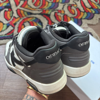 OFF WHITE OUT OF OFFICE SZ 41.5 (BOX)