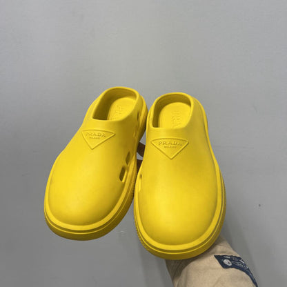 PRADA SLIDES SZ 44