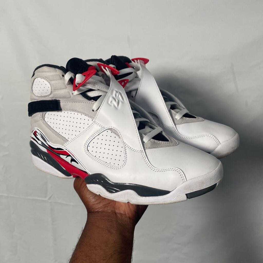 Jordan 8 Bugs Bunny Sz. 11 NB