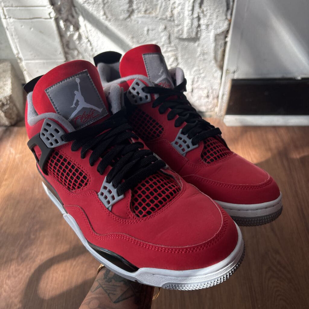 JORDAN 4 TORO BRAVO SZ. 10 (NO BOX)