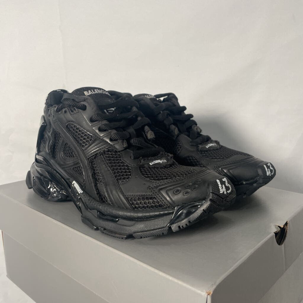Black BB Runners Sz. 43
