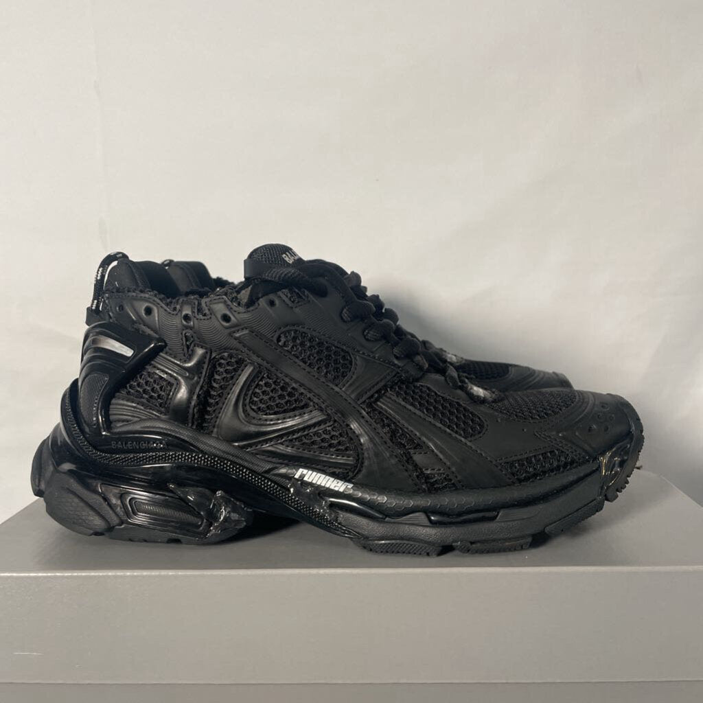 Black BB Runners Sz. 43