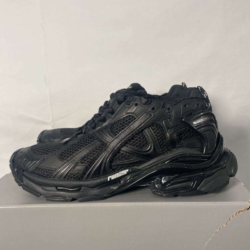 Black BB Runners Sz. 43